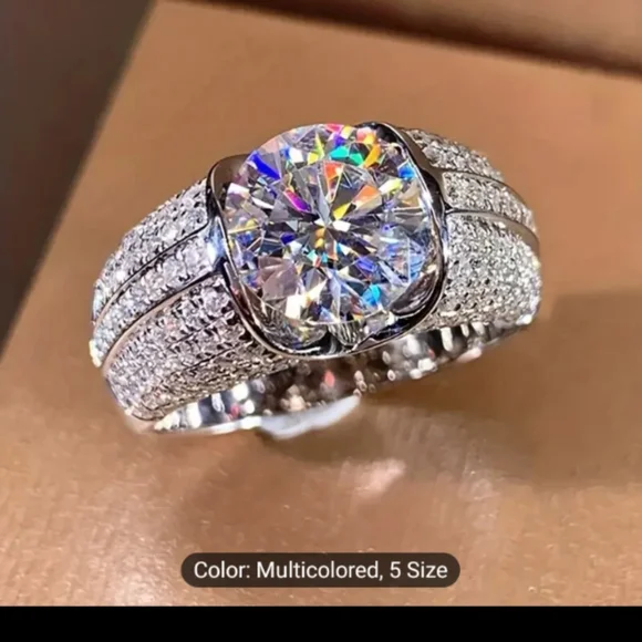 Iced out Ladies jewelry ring size 8 in men - Picture 7 of 7